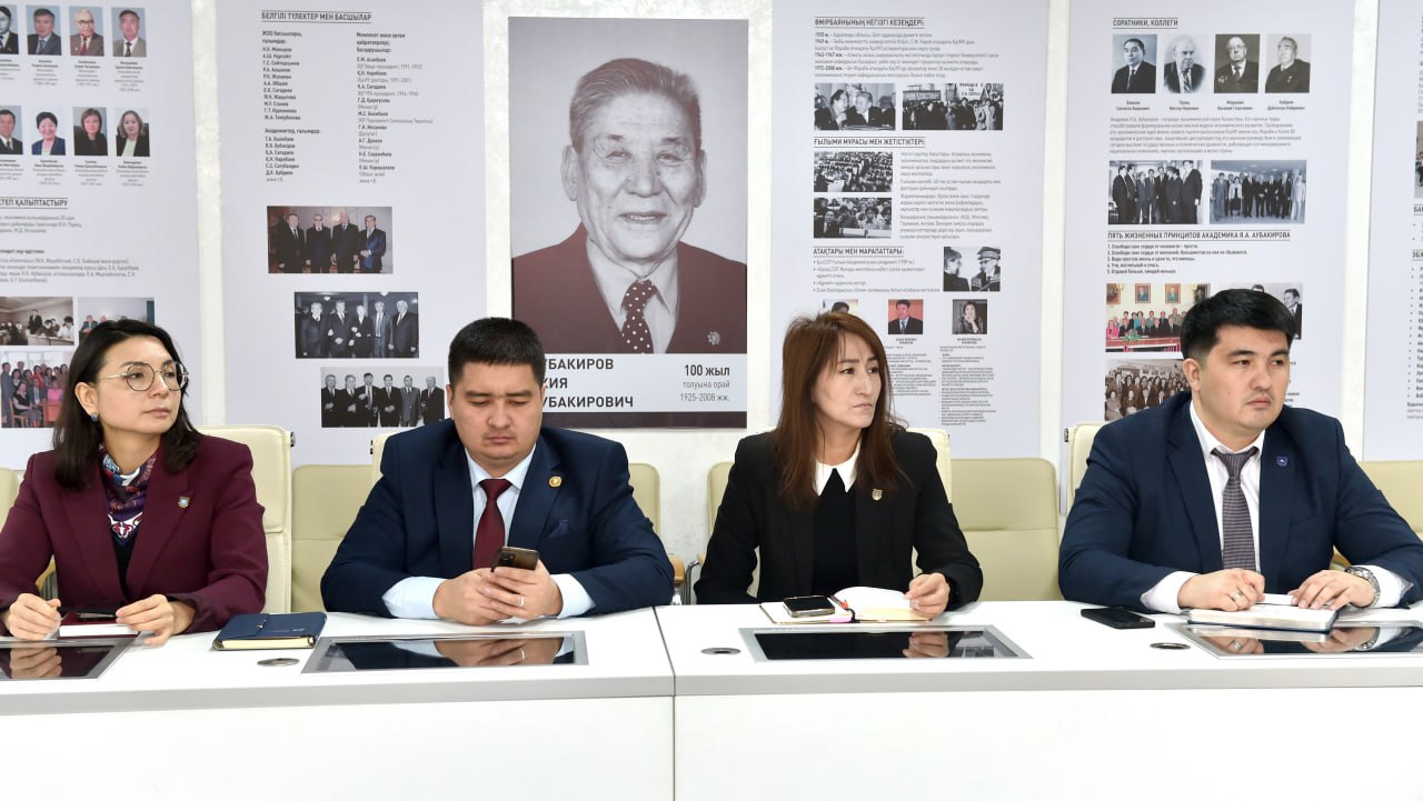 2137003968697b509f1cc74156203888_12